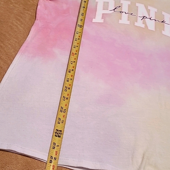 NEW PINK VS Short Sleeve Tee - Picture 7 of 9